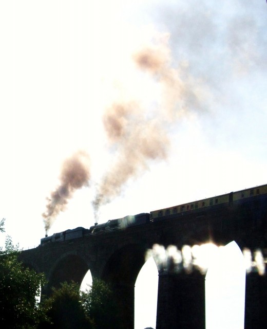 King Edward 1st and 5029 Nunney Castle on Angarrack Viaduct heading east
